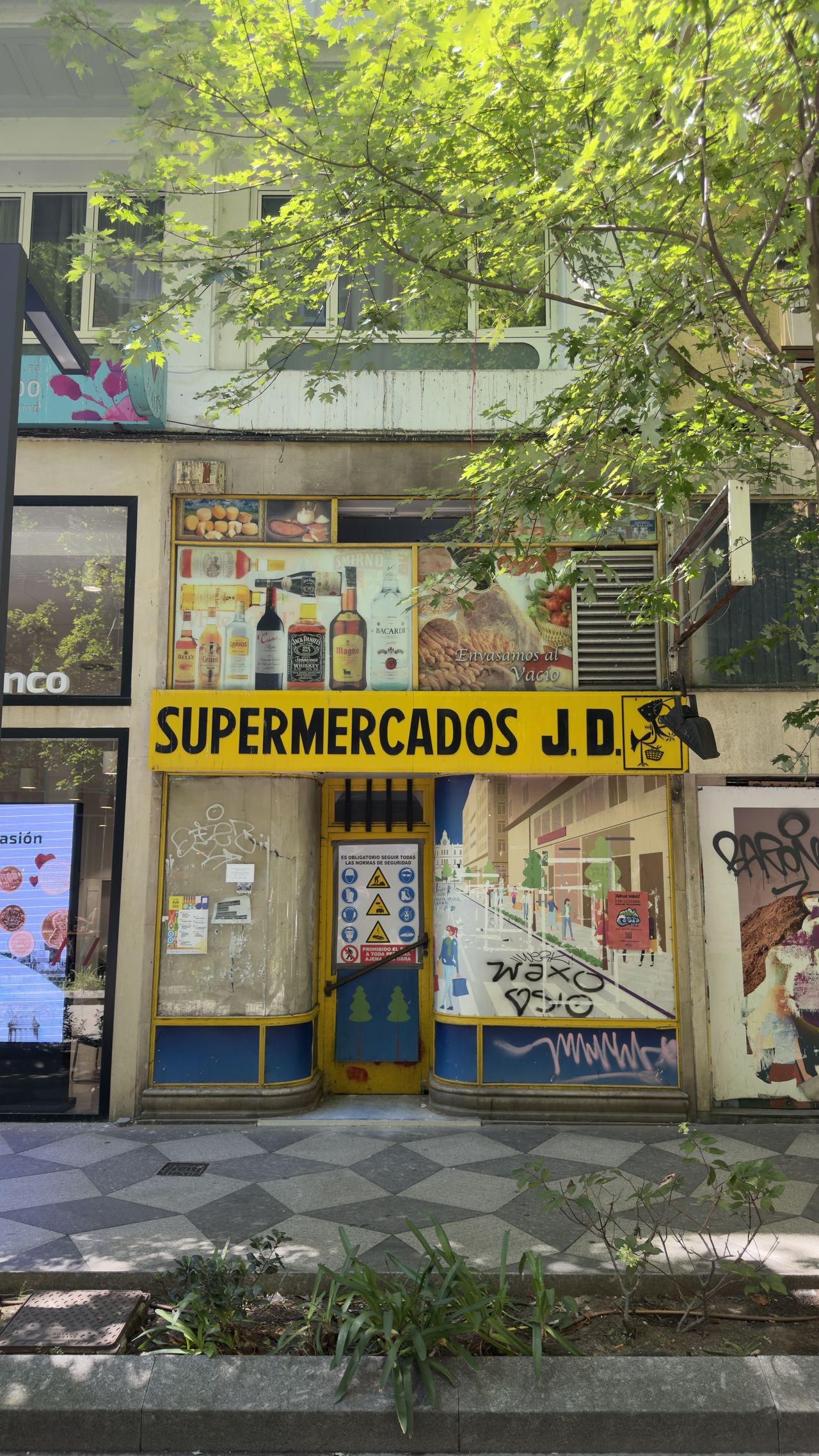 Fachada del local, estado actual